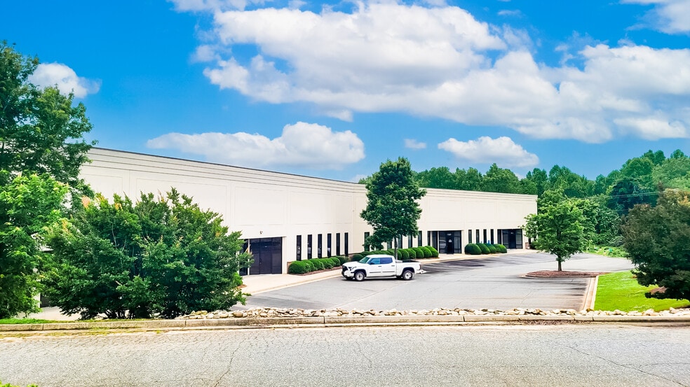 More Photos Of 119 Ian Ct, Spartanburg Light Distribution For Lease