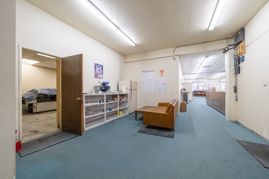 More Photos Of 656 W Lancaster Blvd, Lancaster Restaurant For Sale