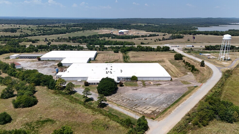 More Photos Of 398 Vinita Allen Rd, Atoka Warehouse For Lease