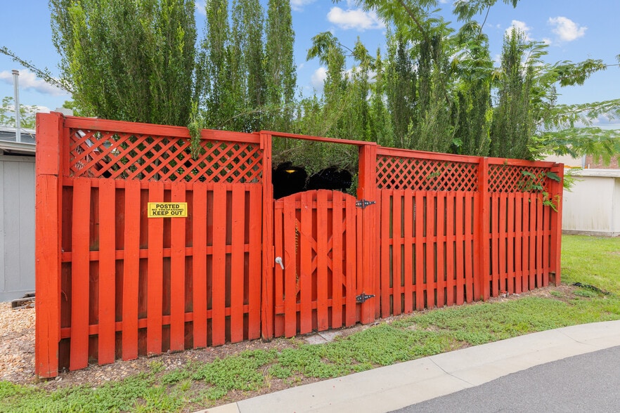 More Photos Of 14960 Main St, Alachua Restaurant For Lease