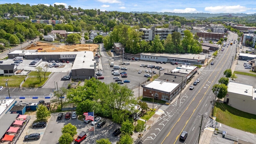 More Photos Of 525 Cherokee Blvd, Chattanooga Office For Lease
