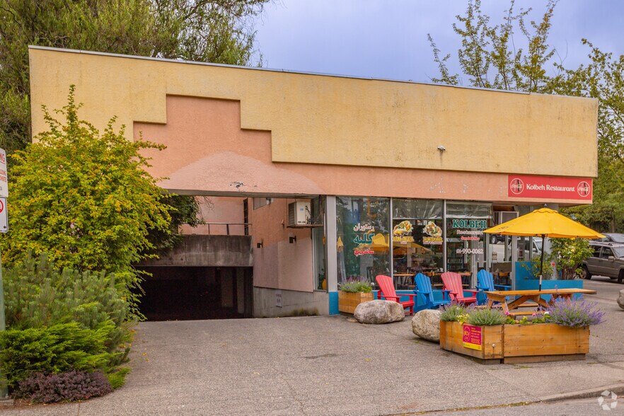 More Photos Of 751 Lonsdale Av, North Vancouver Freestanding For Sale
