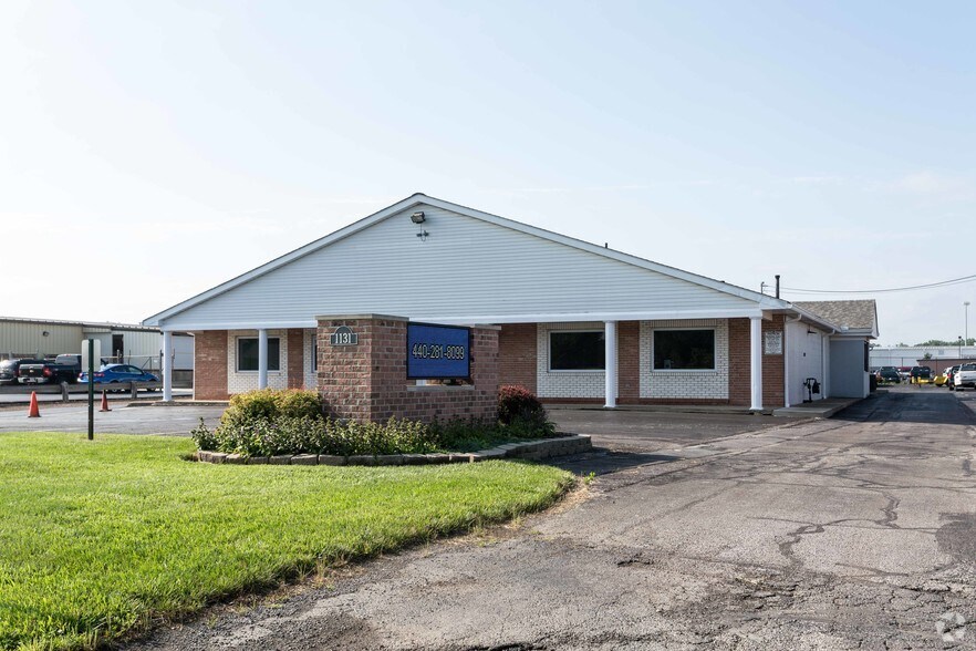 Primary Photo Of 1131 E Broad St, Elyria Medical For Lease