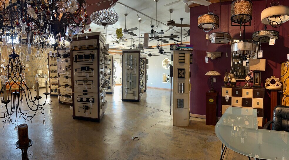 More Photos Of 2131 E Missouri Ave, El Paso General Retail For Sale