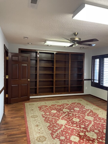 More Photos Of 3844 Leeds Ave, North Charleston Office For Lease