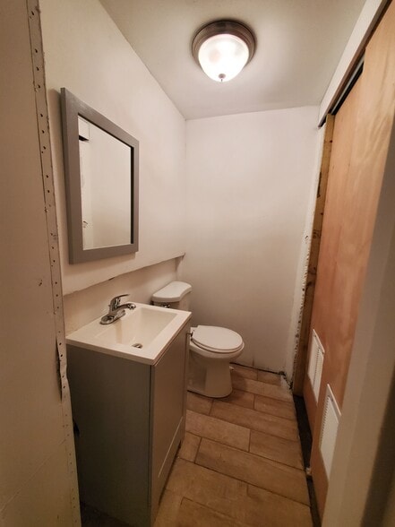 More Photos Of 4926 Marlboro Pike, Capitol Heights General Retail For Lease