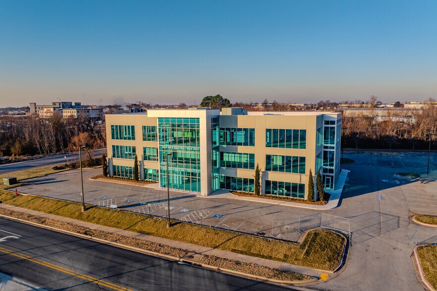 More Photos Of 2700 SE S St, Bentonville Office For Lease