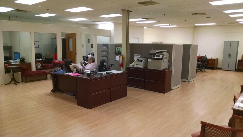 More Photos Of 1510 Stuart Rd, Cleveland Flex For Sale