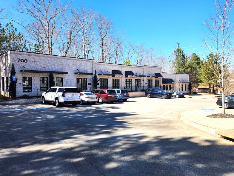 More Photos Of 6110 McFarland Station Dr, Alpharetta Medical For Lease