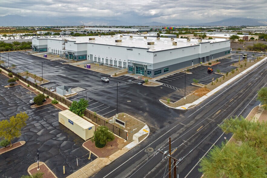 More Photos Of 2717 E Corona Rd, Tucson Warehouse For Lease