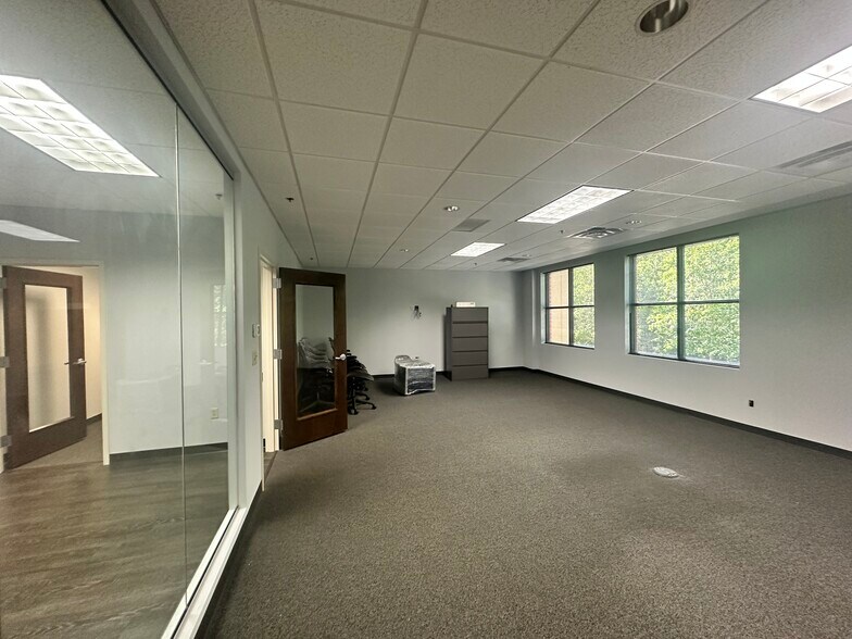 More Photos Of 6525 Shiloh Rd, Alpharetta Office Residential For Sale