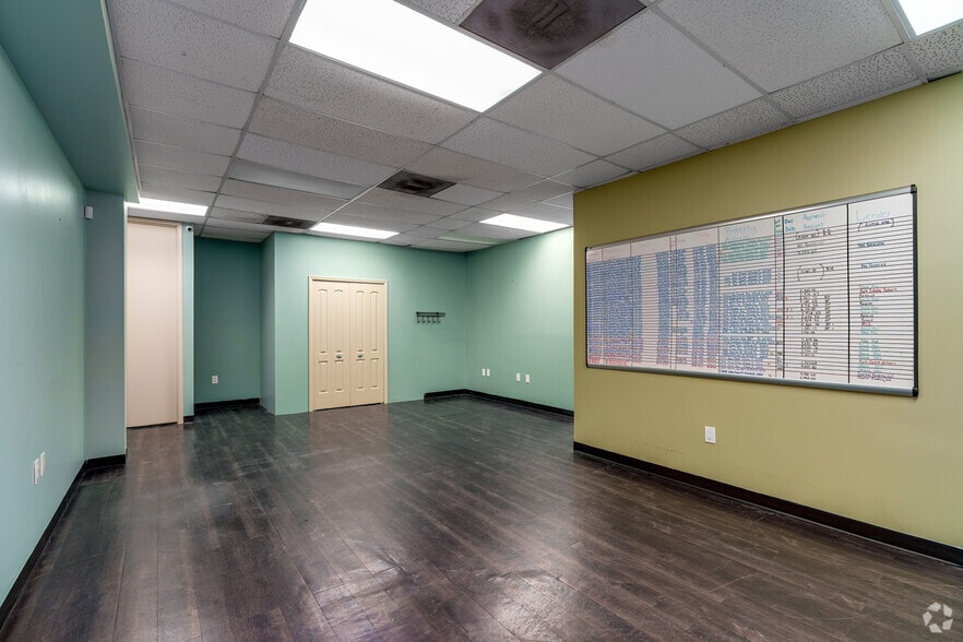 More Photos Of 6925 Lake Ellenor Dr, Orlando Unknown For Lease