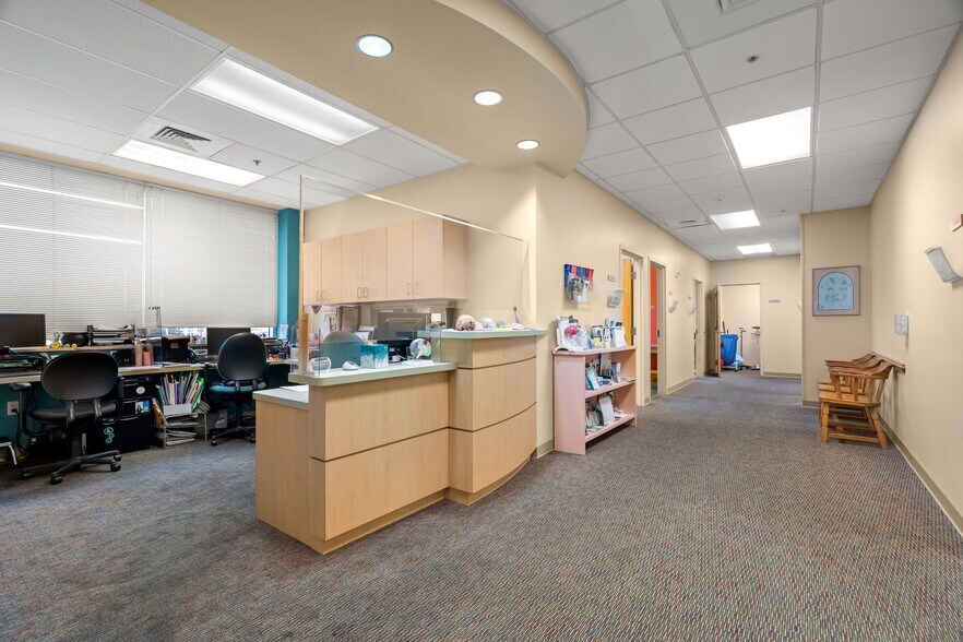 More Photos Of 625 6th Ave S, Saint Petersburg Medical For Sale