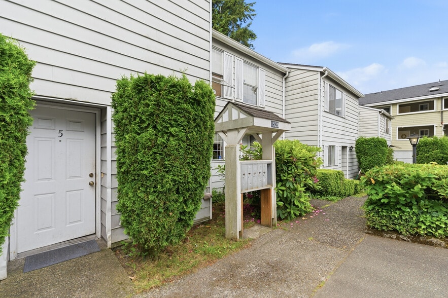 More Photos Of 1527 NE 150th St, Seattle Apartments For Sale