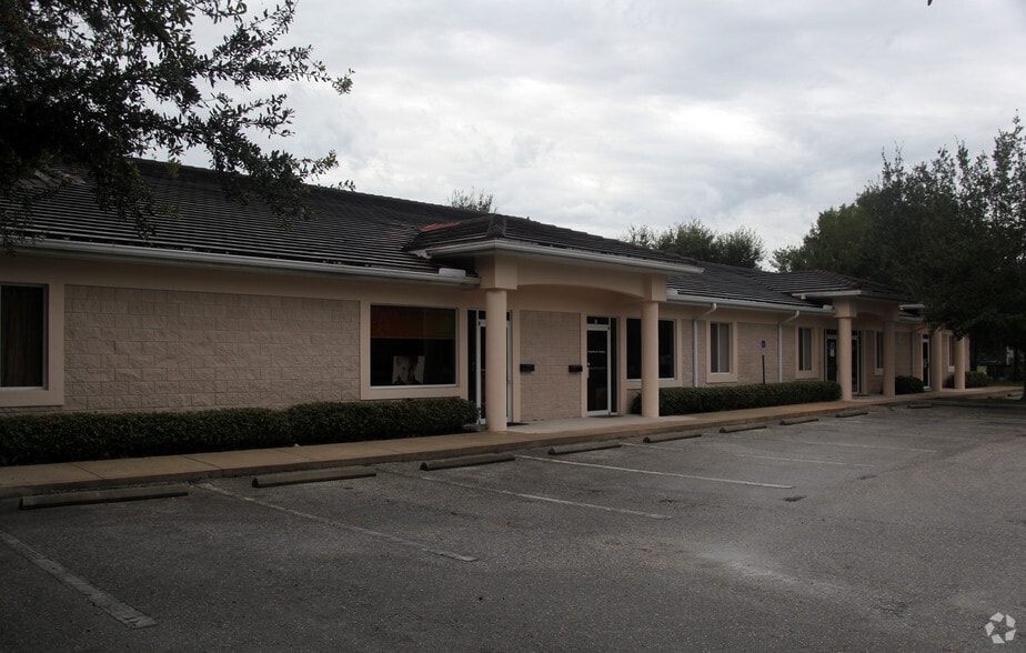 More Photos Of 15711 Mapledale Blvd, Tampa Office Residential For Sale
