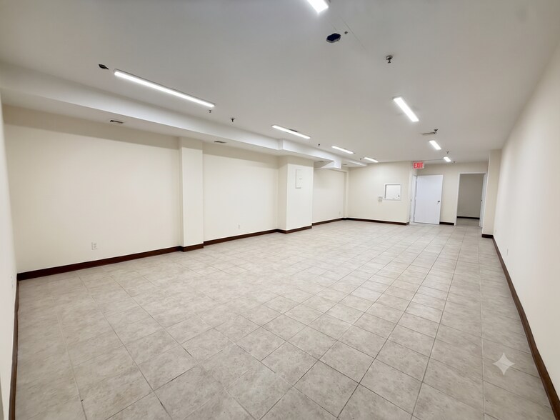 Primary Photo Of 4102 Bell Blvd, Bayside Office For Lease