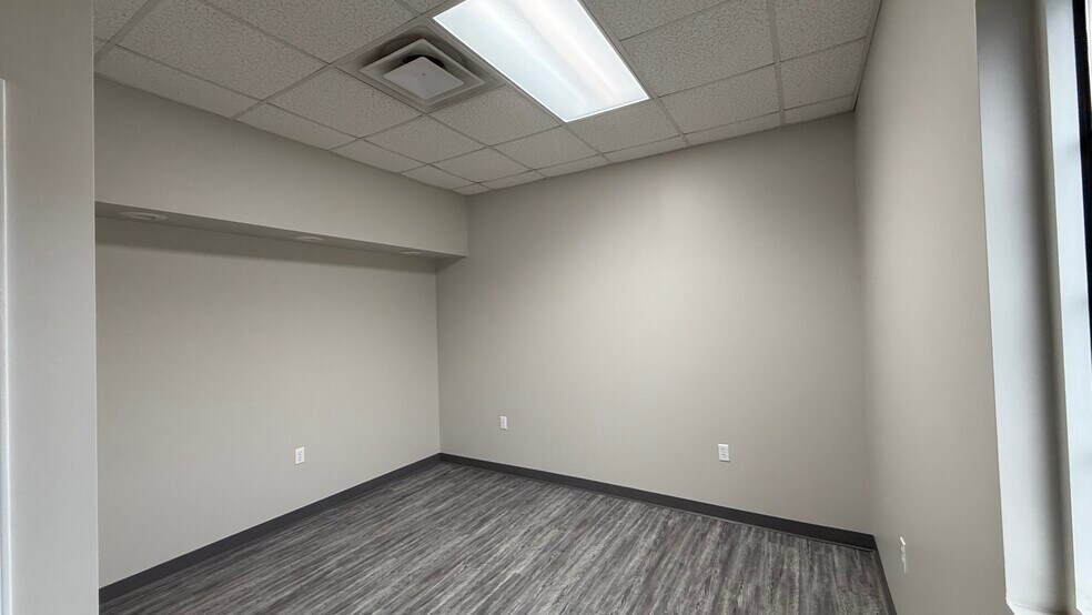 More Photos Of 154 W Park Ct, Talbott Industrial For Lease