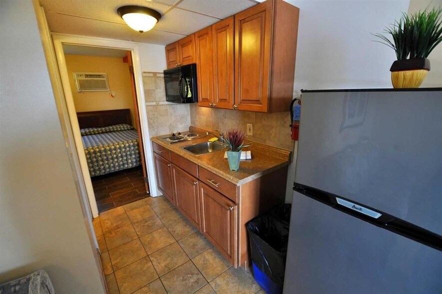 More Photos Of 4100 Ocean Ave, Wildwood Hotel For Sale