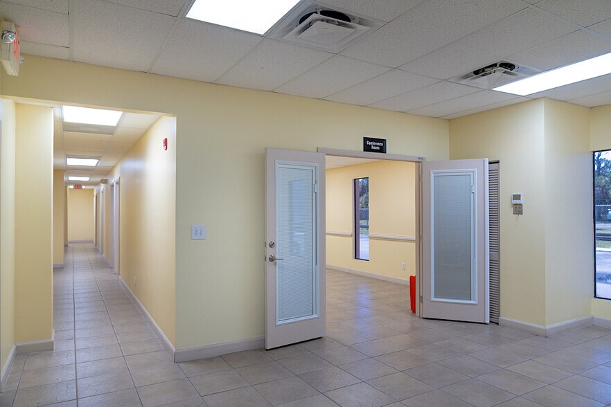 More Photos Of 1371 SW 8th St, Pompano Beach Warehouse For Lease