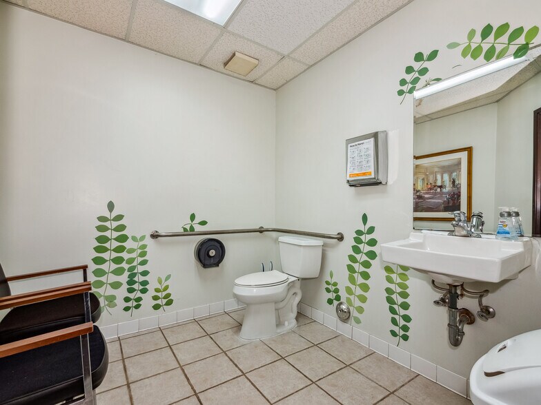 More Photos Of 38300 Van Dyke Ave, Sterling Heights Medical For Lease