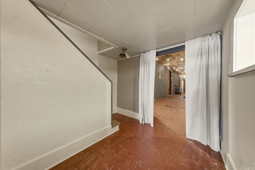 More Photos Of 956 Main St, Pomeroy Storefront For Sale