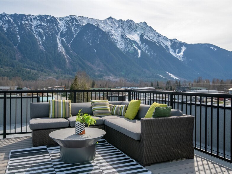 More Photos Of 7342 Industrial Way, Pemberton Flex For Sale