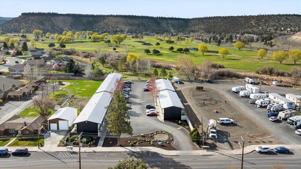 More Photos Of 940 NW 2nd St, Prineville Apartments For Sale