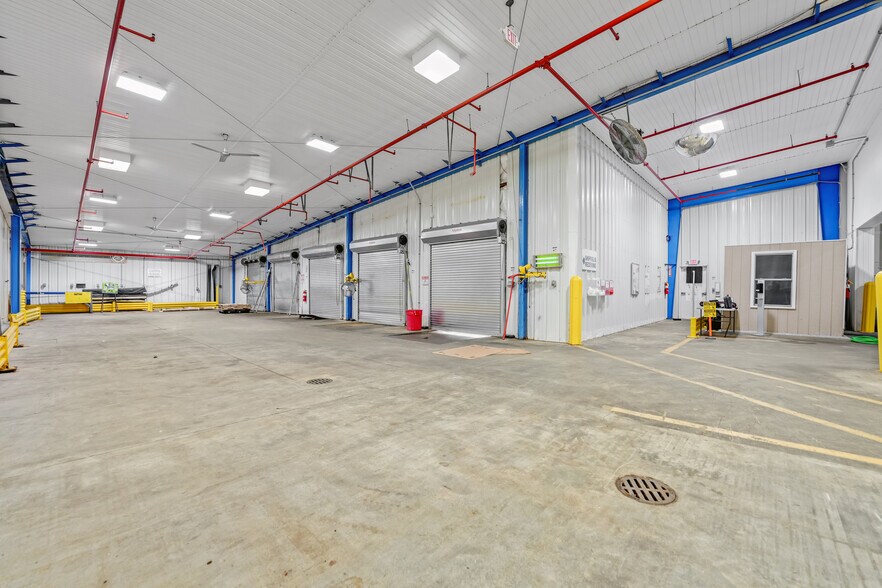 More Photos Of 86 Macarthur Dr, New Bedford Warehouse For Sale