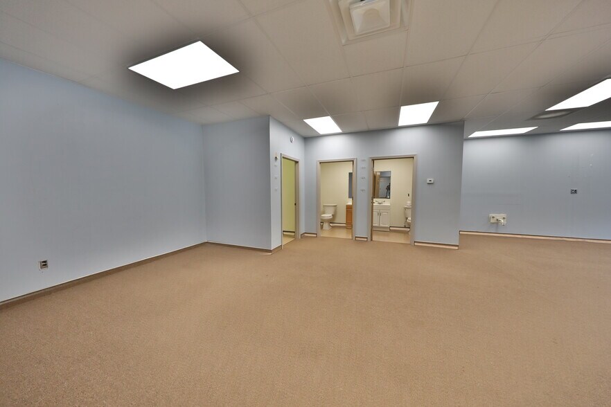 More Photos Of 12 Orben Dr, Landing Showroom For Lease