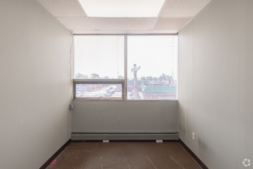 More Photos Of 570 Elmont Rd, Elmont Office For Sale
