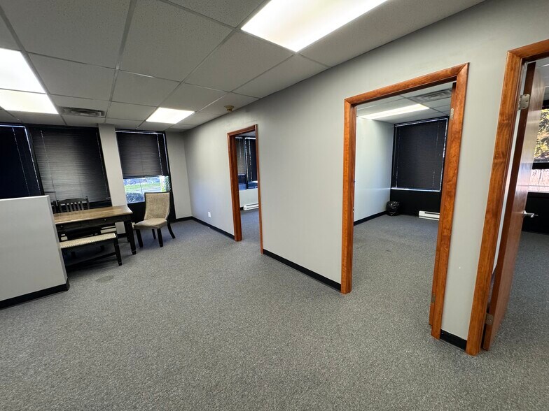 More Photos Of 990 Westbury Rd, Westbury Office For Sale