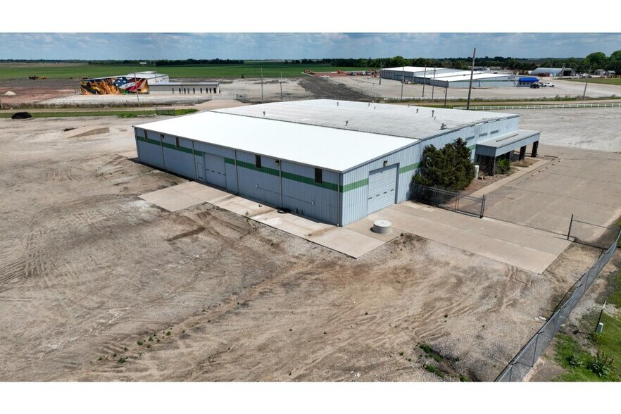 More Photos Of SE 241 SE 10 Ave, Great Bend Warehouse For Sale
