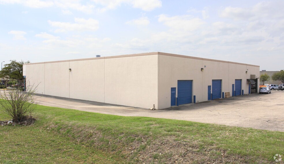 More Photos Of 2204 Forbes Dr, Austin Light Distribution For Lease