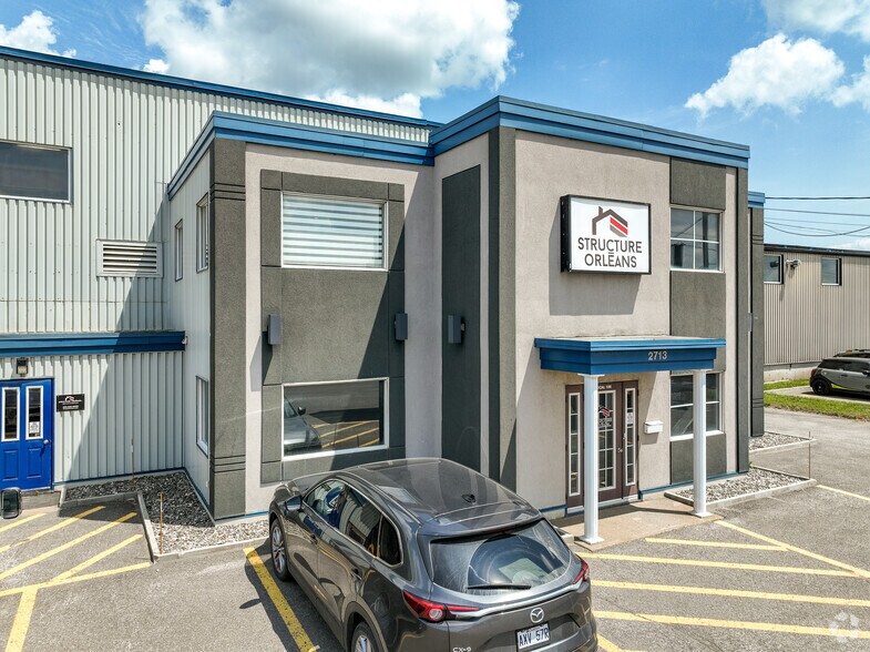 More Photos Of 2711-2715 Louis-XIV Boul, Québec Manufacturing For Lease