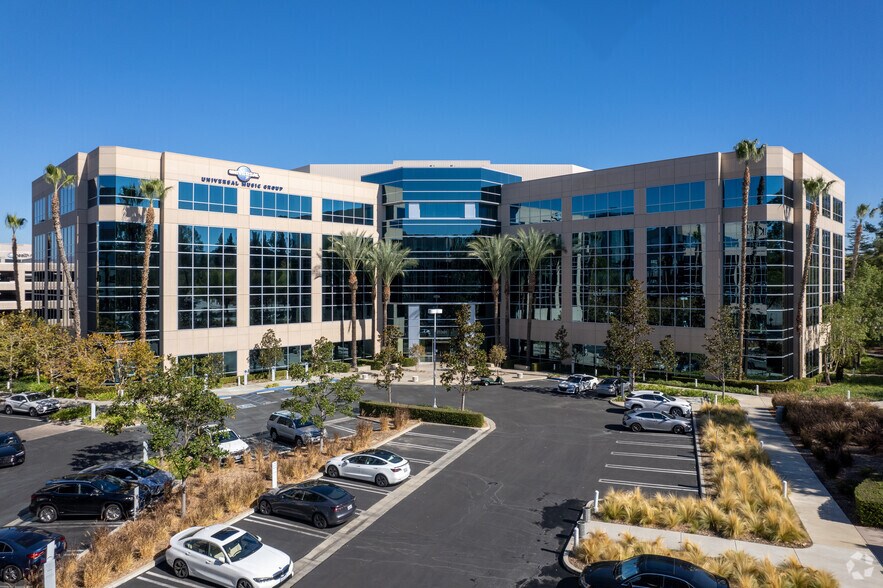 More Photos Of 21271 Burbank Blvd, Woodland Hills Unknown For Sale