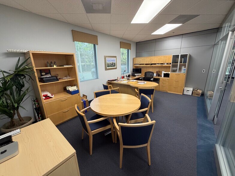 More Photos Of 2875 Jupiter Park Dr, Jupiter Light Manufacturing For Sale