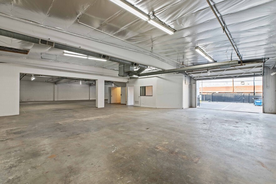 More Photos Of 11800 Vose St, North Hollywood Warehouse For Lease
