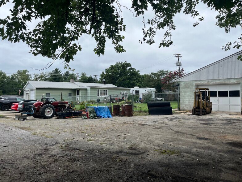 More Photos Of 135 Hanover Pike, Hampstead Flex For Sale