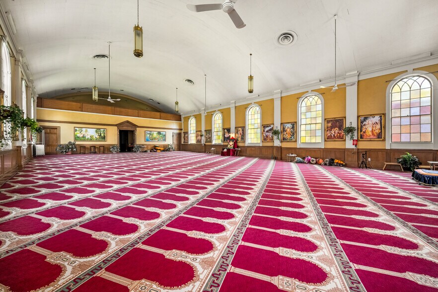 More Photos Of 1776 Sylvan Rd SW, Atlanta Religious Facility For Sale
