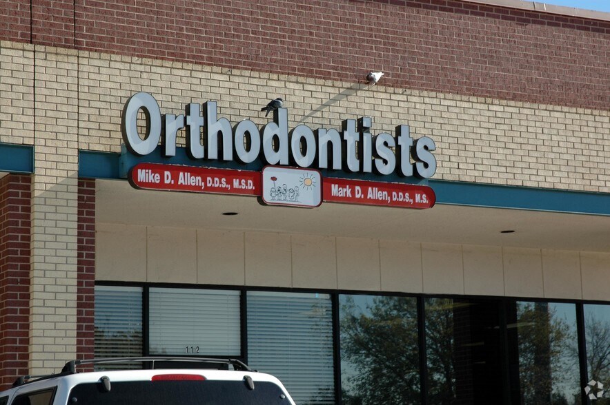 More Photos Of 3046 Lavon Dr, Garland General Retail For Lease