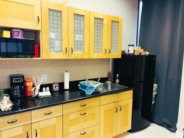 More Photos Of 80 N McClintock Dr, Chandler Medical For Sale