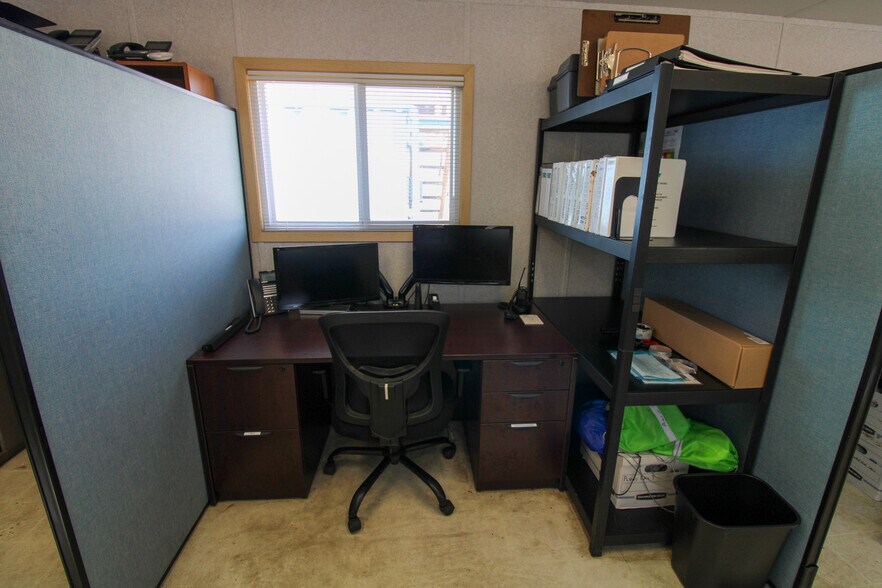 More Photos Of 5640 44th Ave S, Clinton Industrial For Sale
