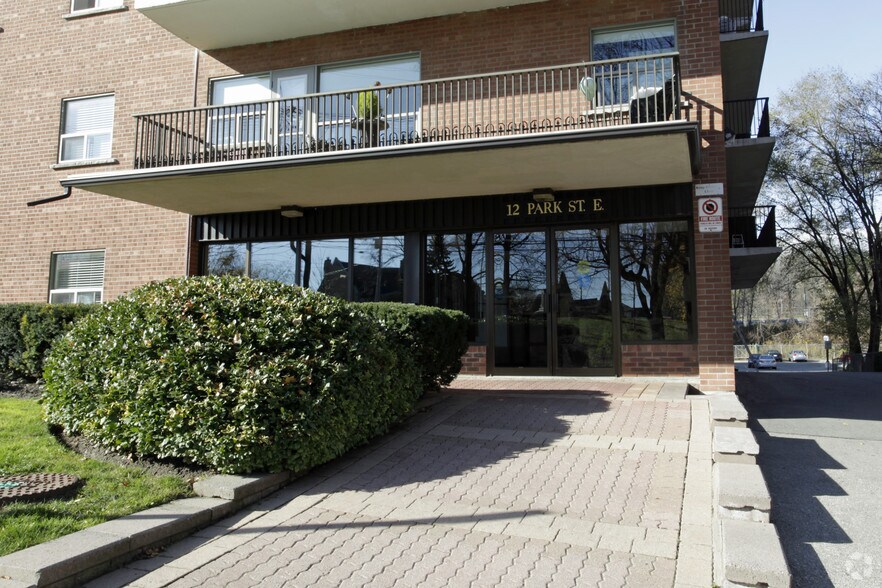 More Photos Of 12 Park St E, Mississauga Apartments For Sale