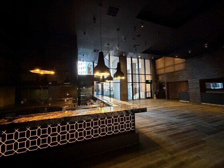 More Photos Of 800 W 6th St, Los Angeles Office For Lease