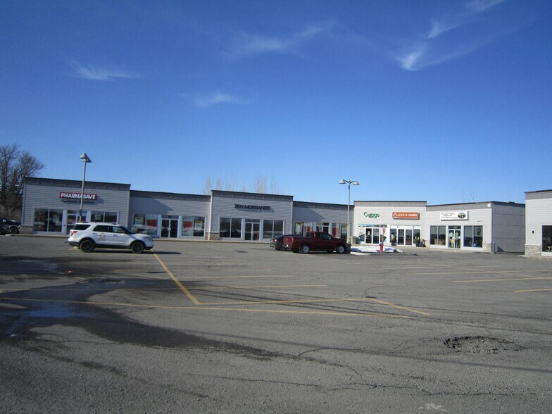 More Photos Of 3184 du Quai Ave, Alfred and Plantagenet Department Store For Lease