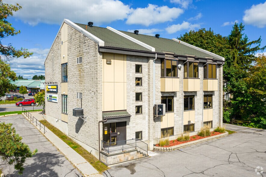 Primary Photo Of 366 Rd Aylmer, Gatineau Medical For Sale