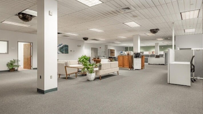 More Photos Of 150 Mattatuck Heights Rd, Waterbury Light Manufacturing For Sale