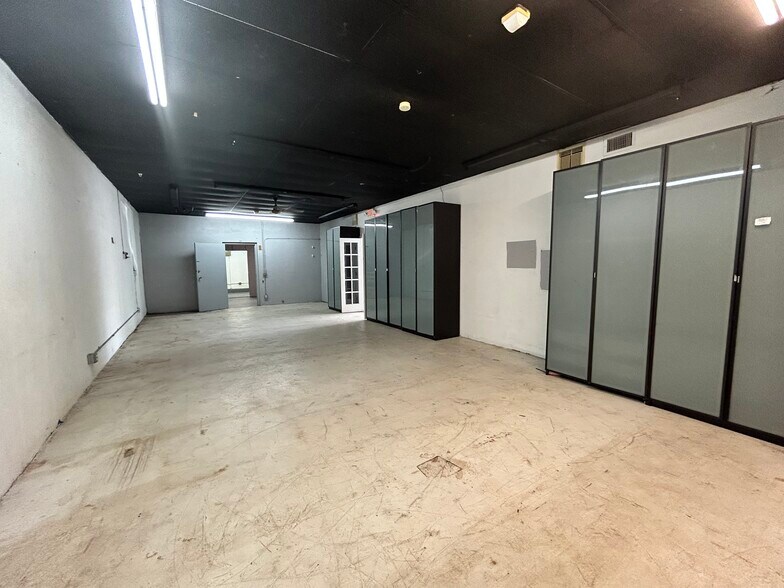 More Photos Of 1100 S Dixie Hwy, Hollywood Freestanding For Lease