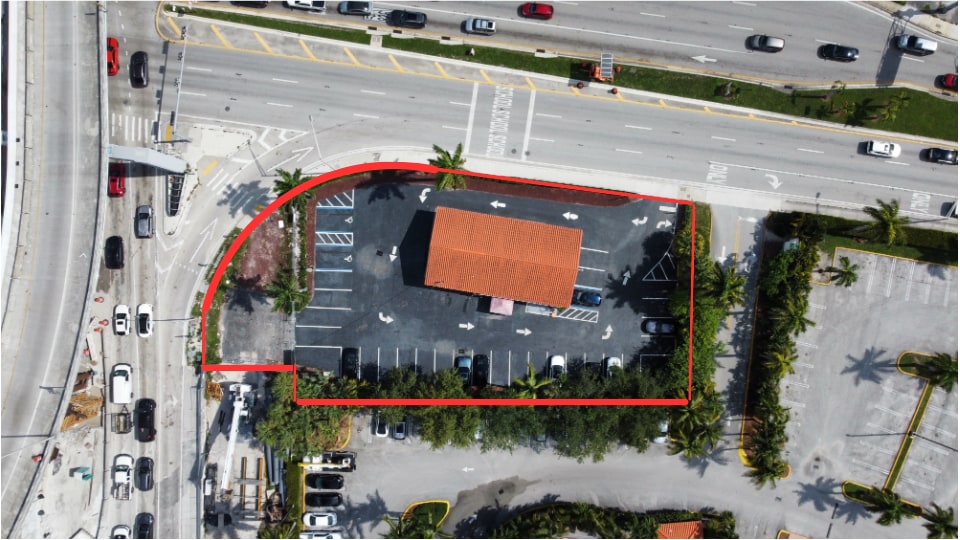 More Photos Of 7701 NW 103rd St, Hialeah Storefront Retail Office For Lease