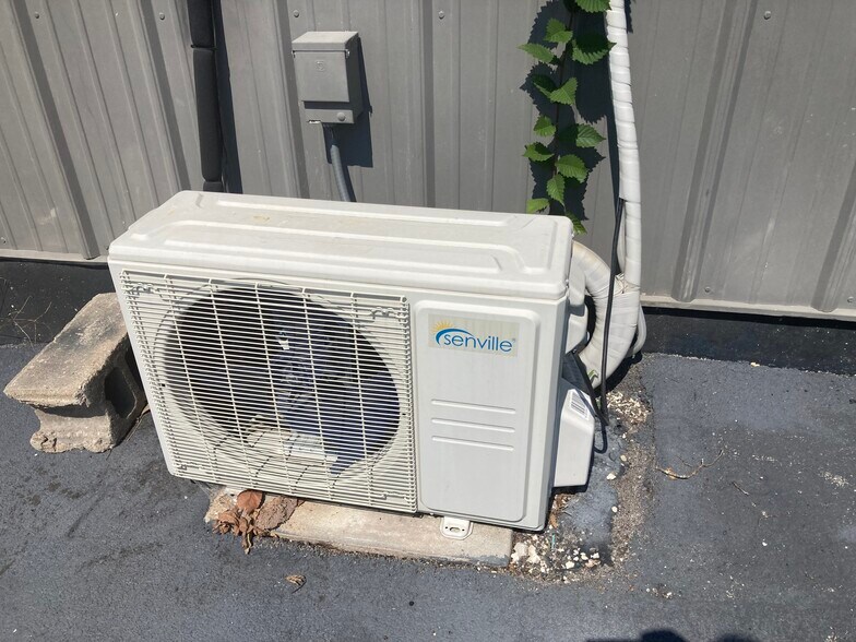 More Photos Of 520 Kitchell Ave, Saint Clair Auto Dealership For Sale